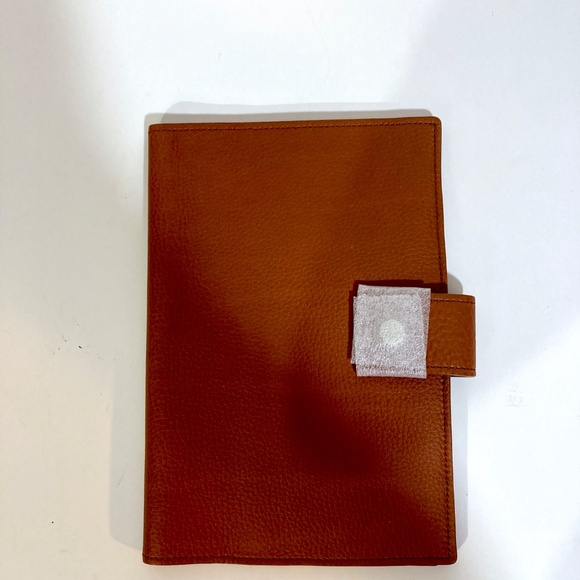 SHINOLA DETROIT LEATHER IPAD MINI / MED. JOURNAL TWO OPTIONS - Picture 3 of 14